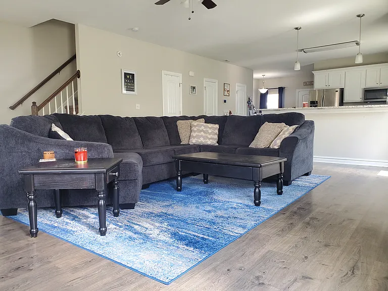 1231 Stewart St — Photo 13