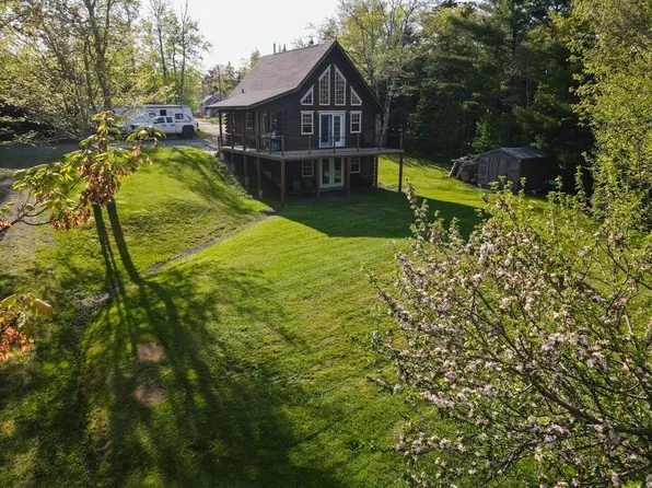 202 Lakecrest Dr, East Hants, NS B0N 1Z0