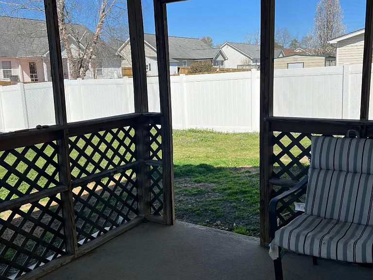 405 Century Dr — Photo 20