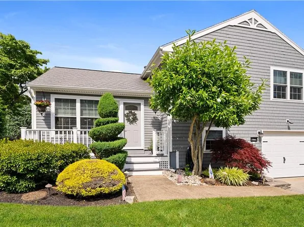 24 Mello St, West Warwick, RI 02893