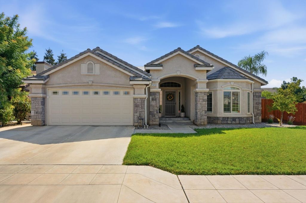 2850 N Apricot Ave, Fresno, CA - View 2
