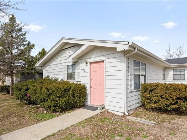 104 E Sunrise Dr, Belton, MO 64012