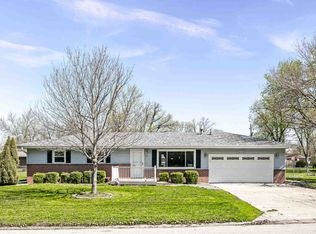 610 Rayjon Dr, Oreana, IL