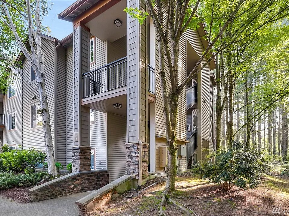 1st image of 25025 SE Klahanie Blvd #204