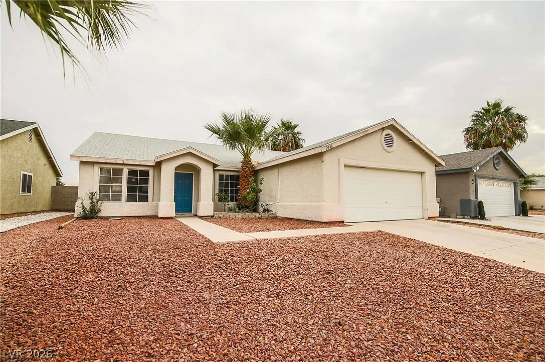 3 bed, 2.0 bath, 1585 sqft, $2,000 — Photo 1