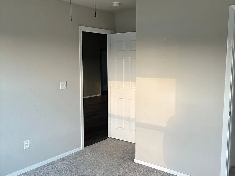 2600 S Silver St — Photo 15