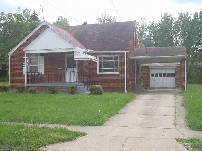 29 E Auburndale Ave photo 1