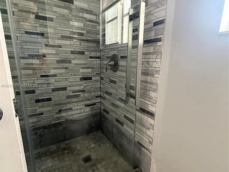 912 Euclid Ave #2 — Photo 9