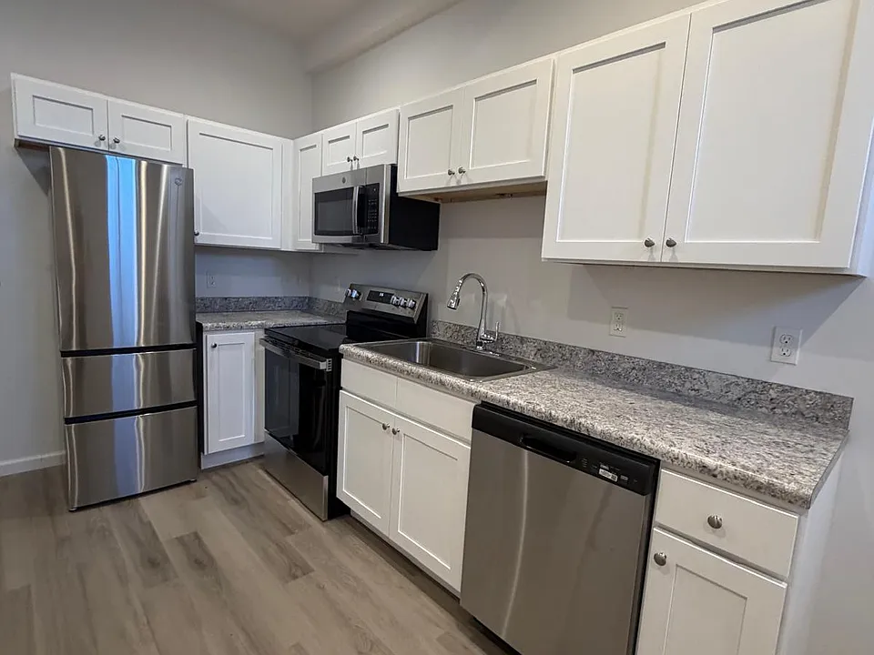 337 Main St #4