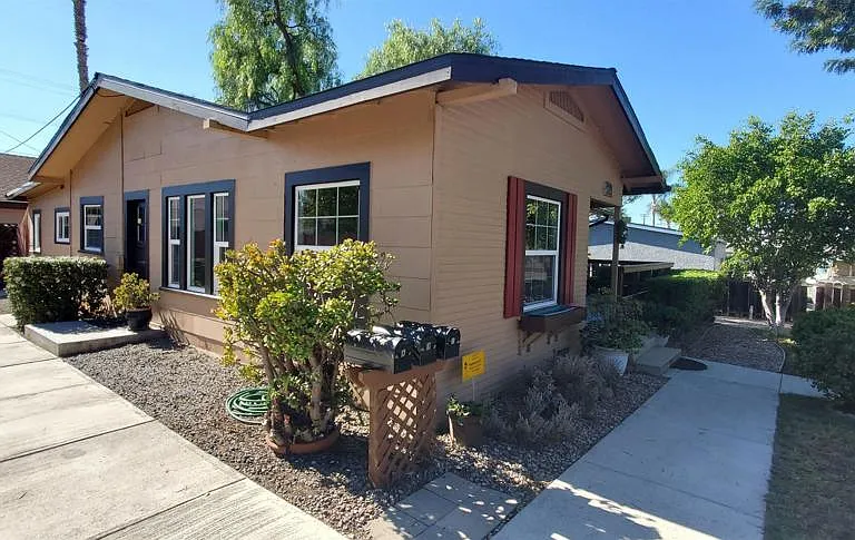 6841 Mohawk St — Photo 19