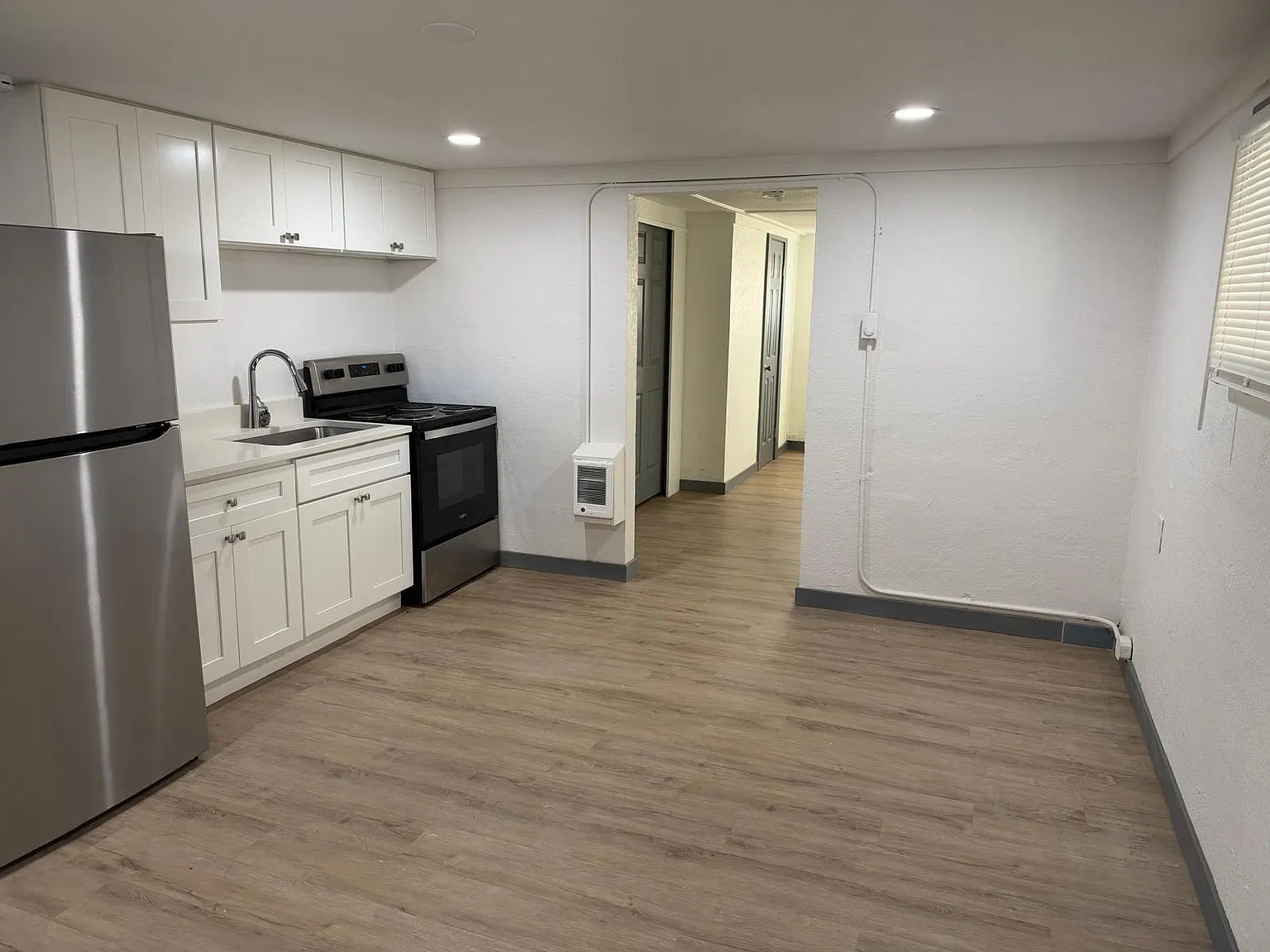 1 bed, 1.0 bath, 450 sqft, $1,350 — Photo 2