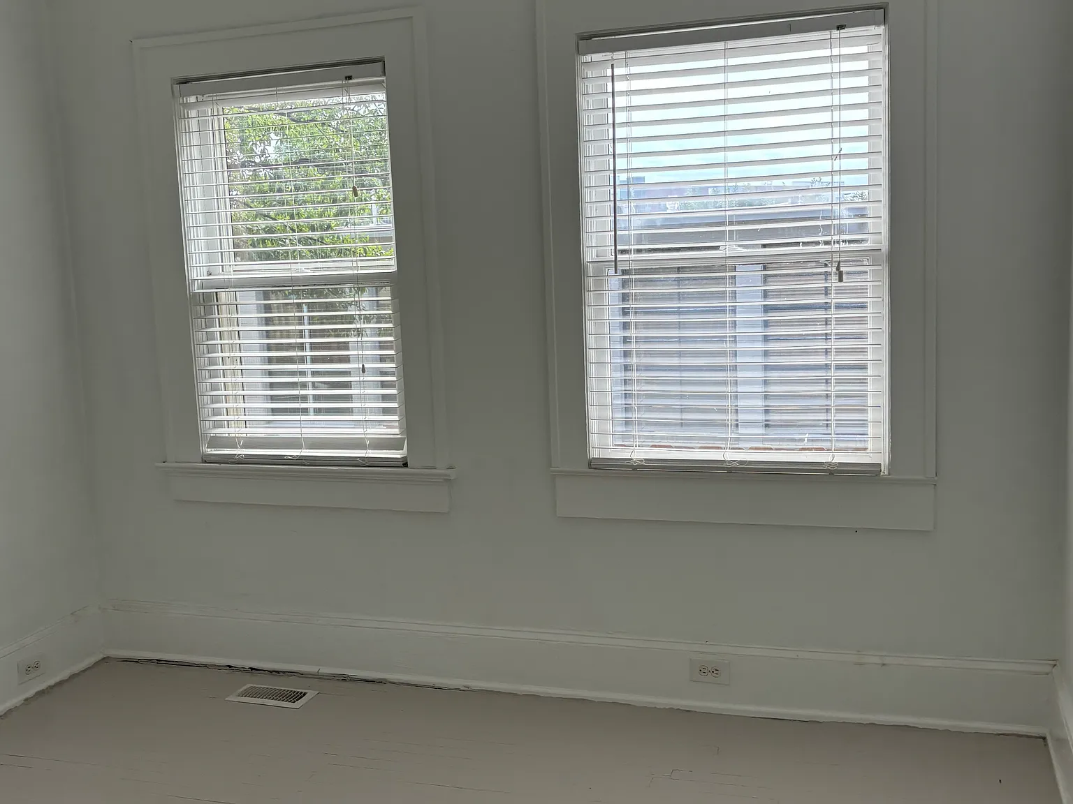 410 E Howard Ave — Photo 4