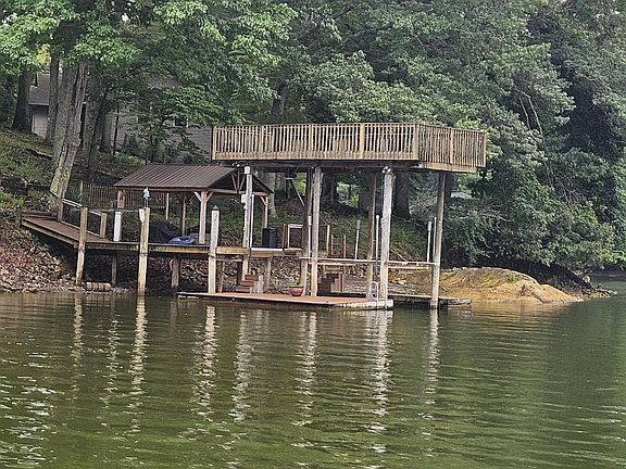 3rd image of 67 Overlook Rd