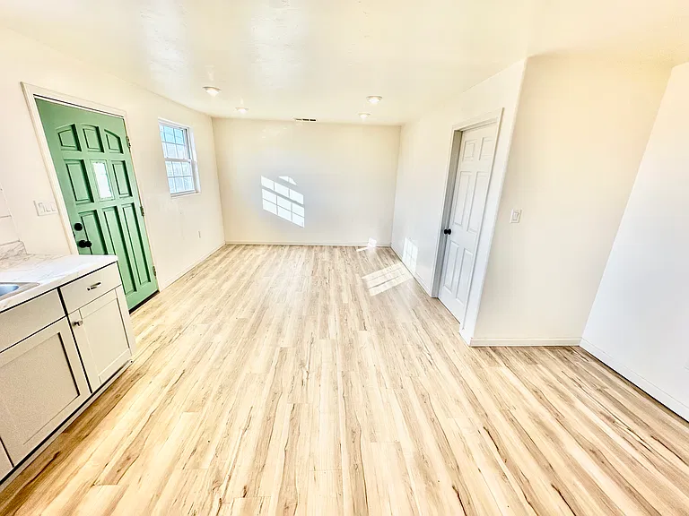 5012 W Olive Ave — Photo 8