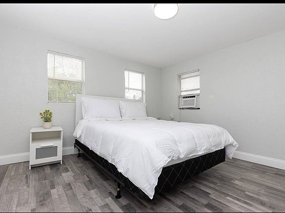 5th image of 4507 N 15th St #B