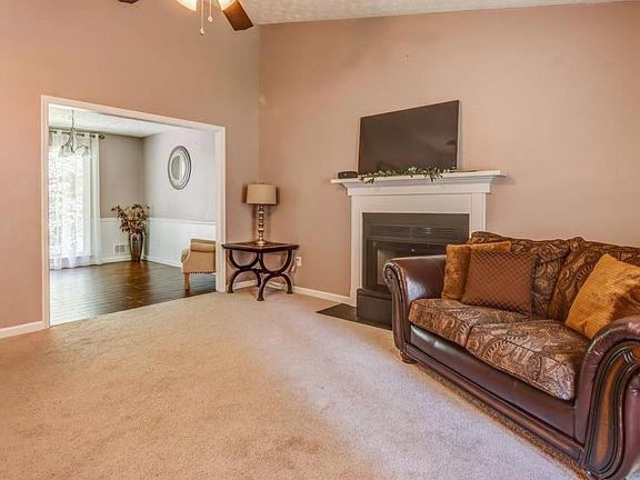 3rd image of 1104 Plantation Dr SE