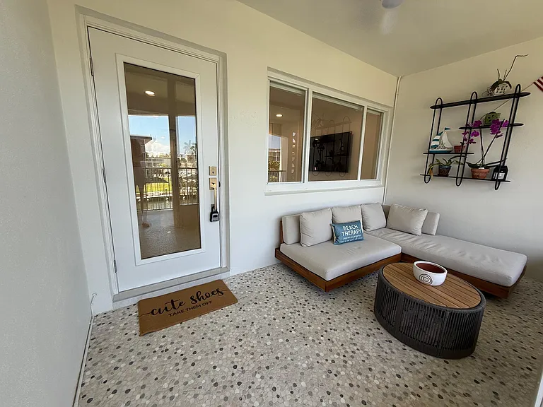110 Shore Ct #209 — Photo 4