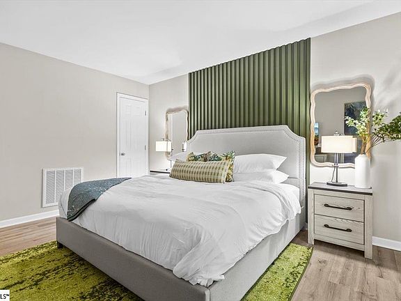 5th image of 6 Villa Dr #B