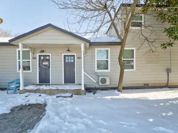 1106 S Gentry Blvd, Gentry, AR 72734