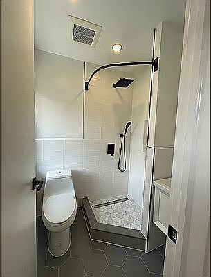 3rd image of 576 6th Ave APT 2