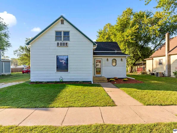 107 W Oak St, Cedar Bluffs, NE 68015