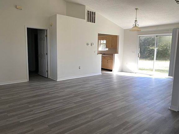 4th image of 3534 Viking Dr