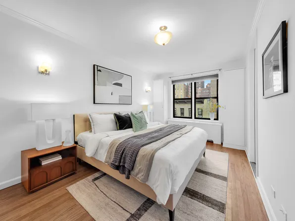 330 East 70th Street image 4 of 7