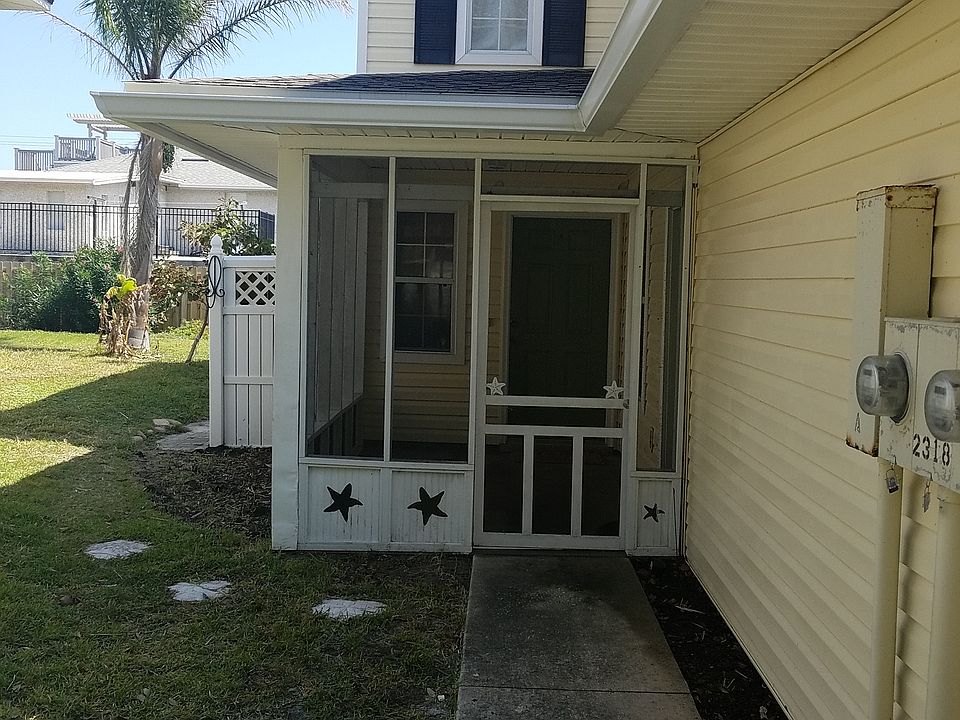 1st image of 2318 1st Ave