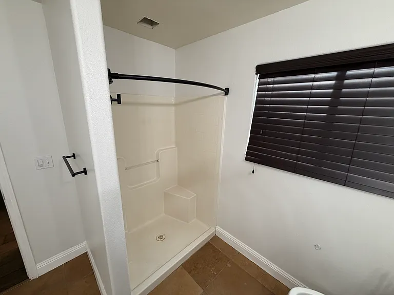 6295 N Babigian Ave — Photo 8