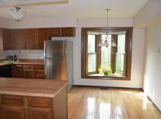 4325 Lombardy Ln, Hoffman Estates, IL 60192
