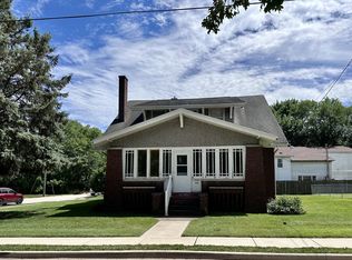 1204 6th St, Peru, IL 61354