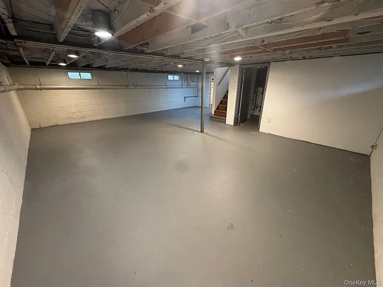 1 Allen St #1 — Photo 15