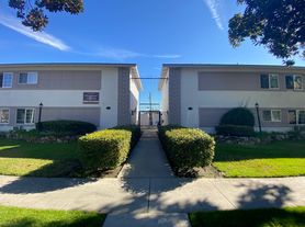 Courtyard Square Apartments