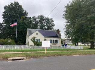 98 Washington Rd, Cromwell, CT 06416