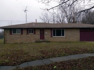 5400 Clubok Dr, Flint, MI 48505