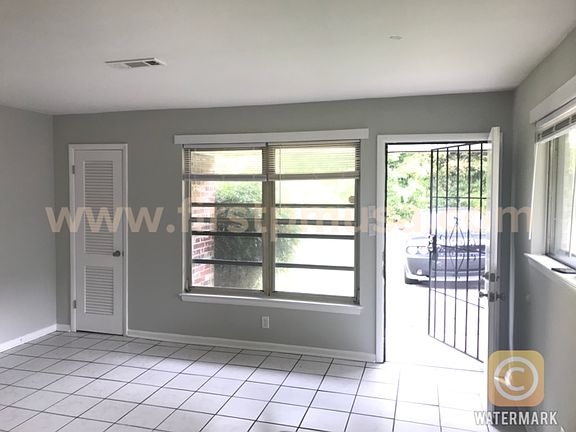 3rd image of 4820 Pawnee Trl