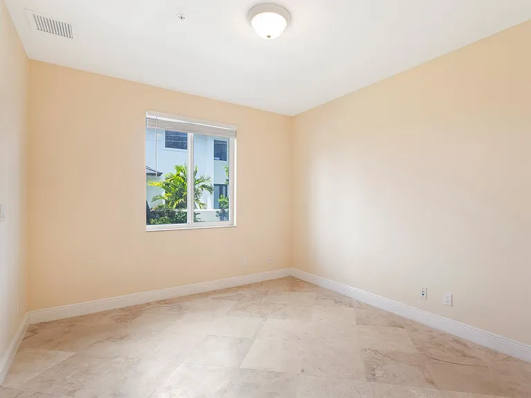 3028 Waterside Cir — Photo 8