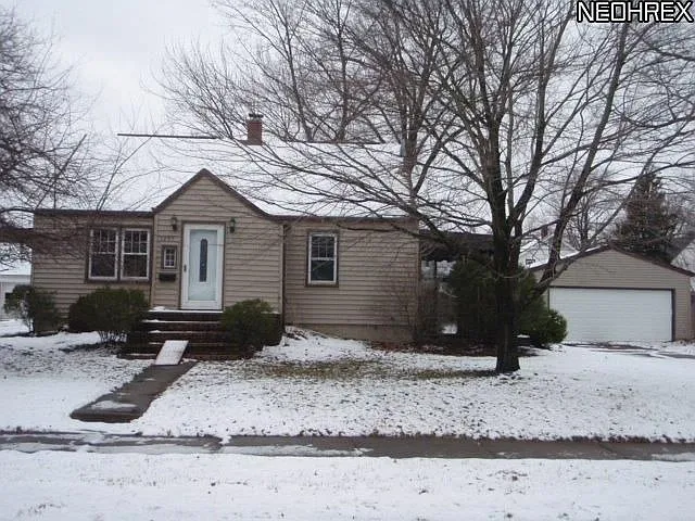 1295 Maxwell Ave NW photo 1