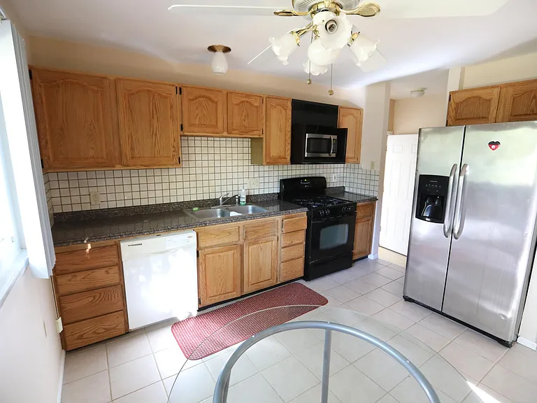 519 Ranch Dr — Photo 5