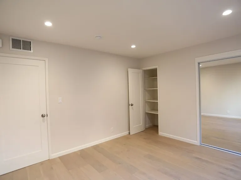 365 Warwick Ave — Photo 10