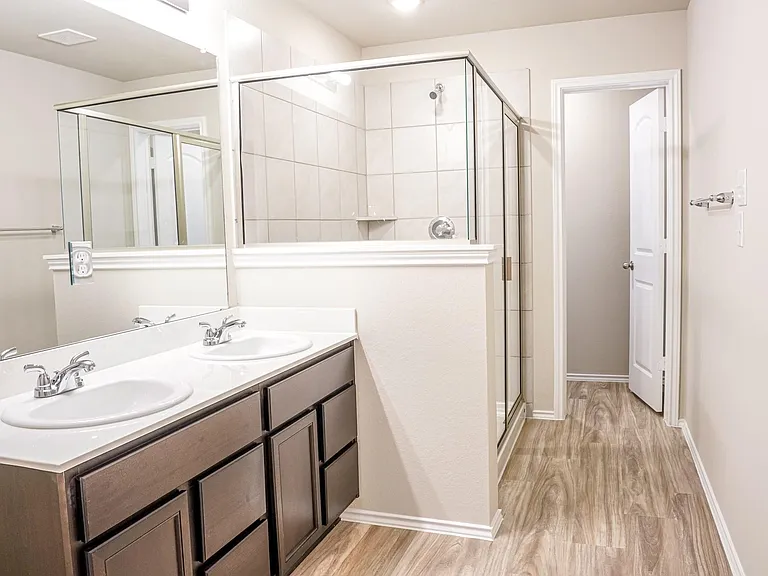 15810 Perthshire Creek Dr — Photo 23