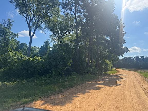 3rd image of 22 Moore Meadow Dr