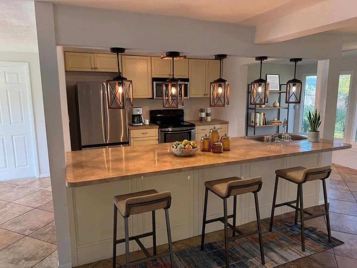 6408 Colonial Dr — Photo 3