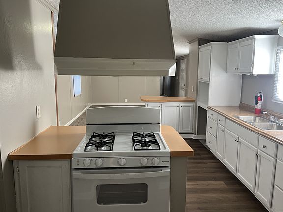 4th image of 719 W Elm Ave #147