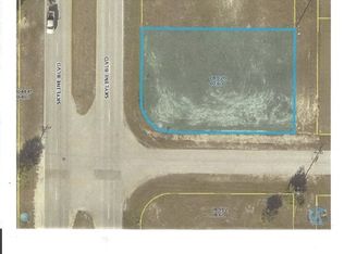 1423 Skyline Blvd, Cape Coral, FL 33991