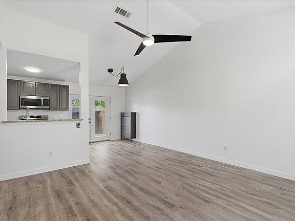 5th image of 1015 E Yager Ln Unit 18