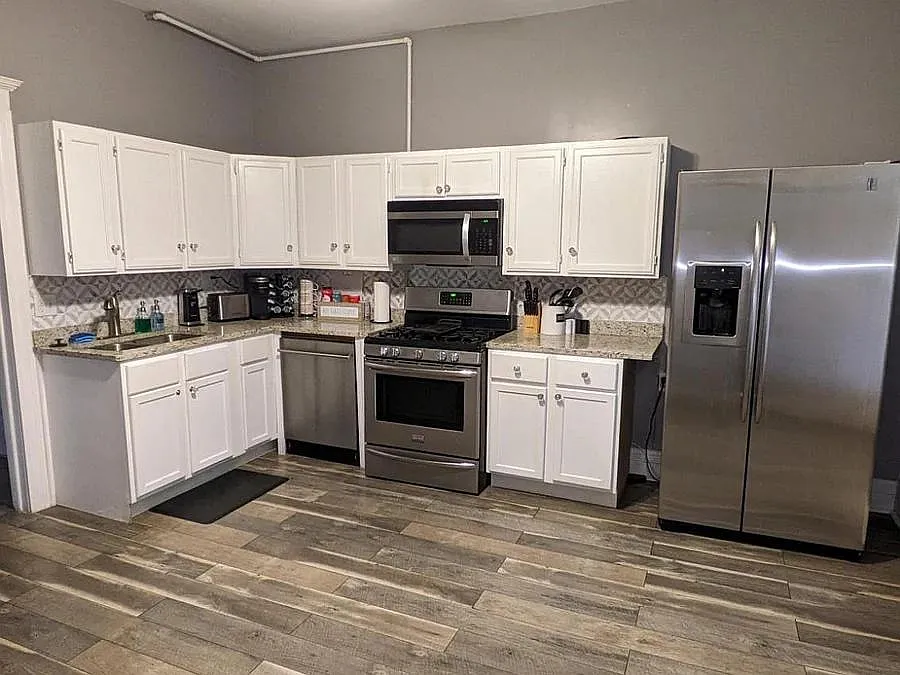 3 bed, 1.0 bath, 1275 sqft, $1,265 — Photo 3