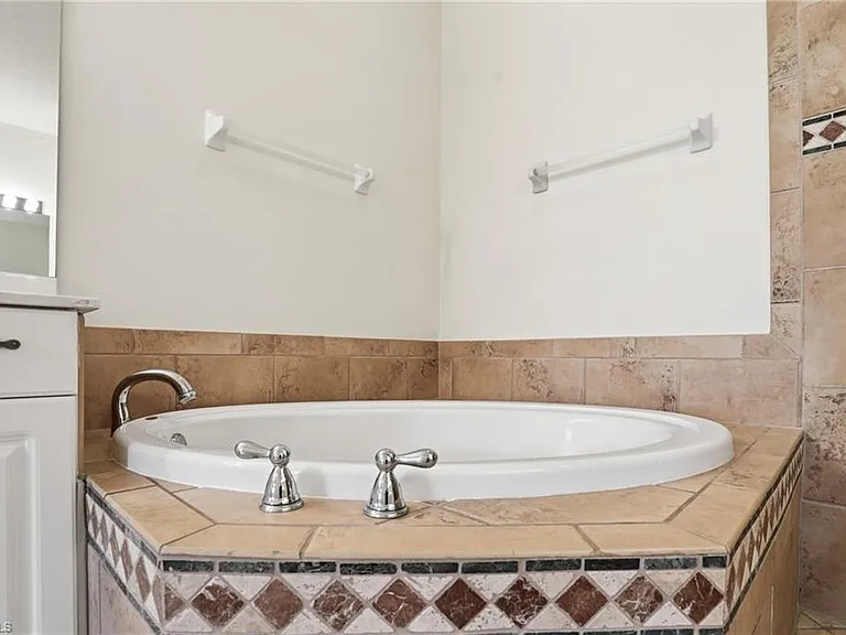 12854 Carrington Cir #7 — Photo 28