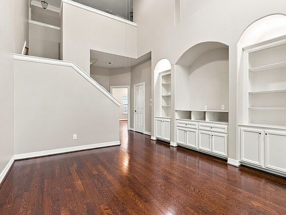 5th image of 409 Robinwood Dr