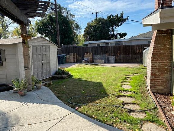 4th image of 1514 Oakwood Dr